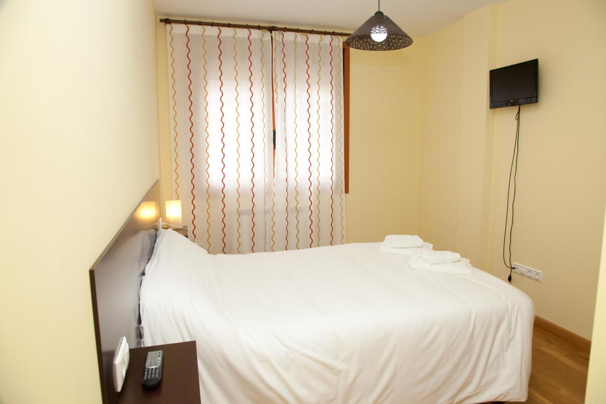 Hostal Casasnovas Silleda Exteriör bild